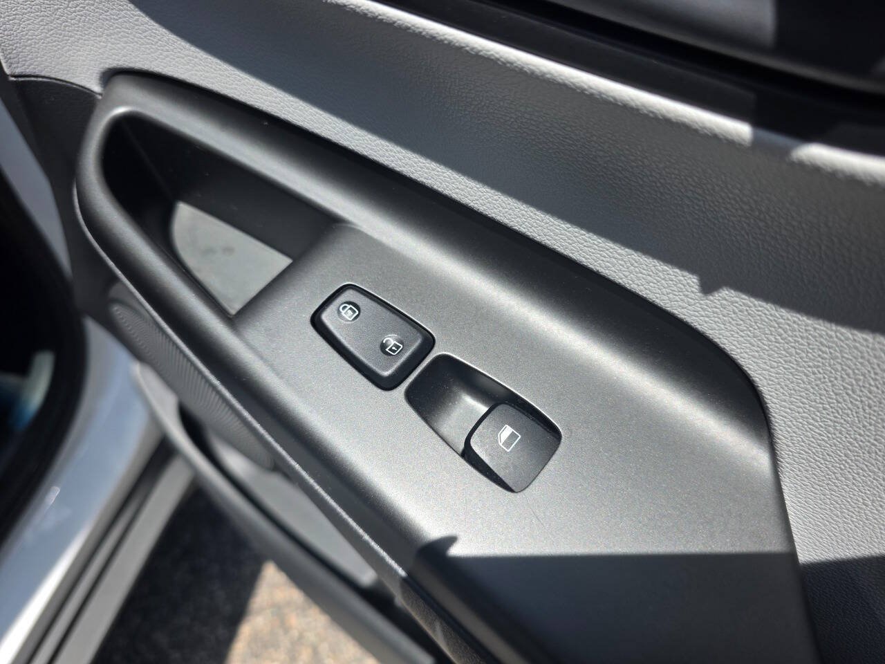 Used 2022 Hyundai Kona SE w/ Cargo Package FWD image 29