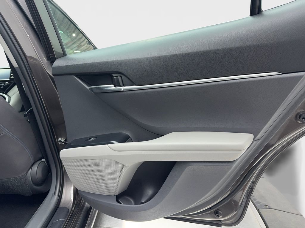 Used 2020 Toyota Camry LE image 42