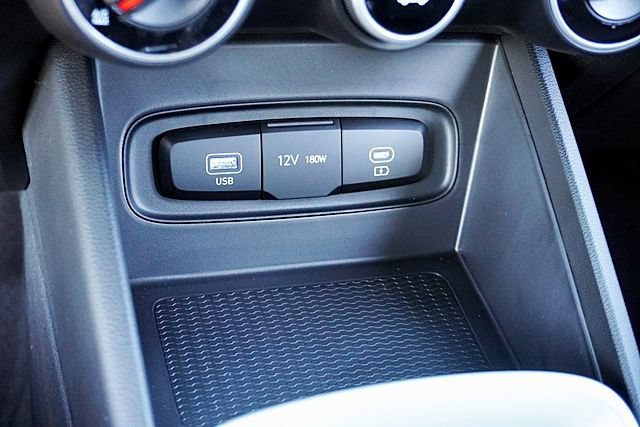 New 2026 Hyundai Venue SE FWD image 31
