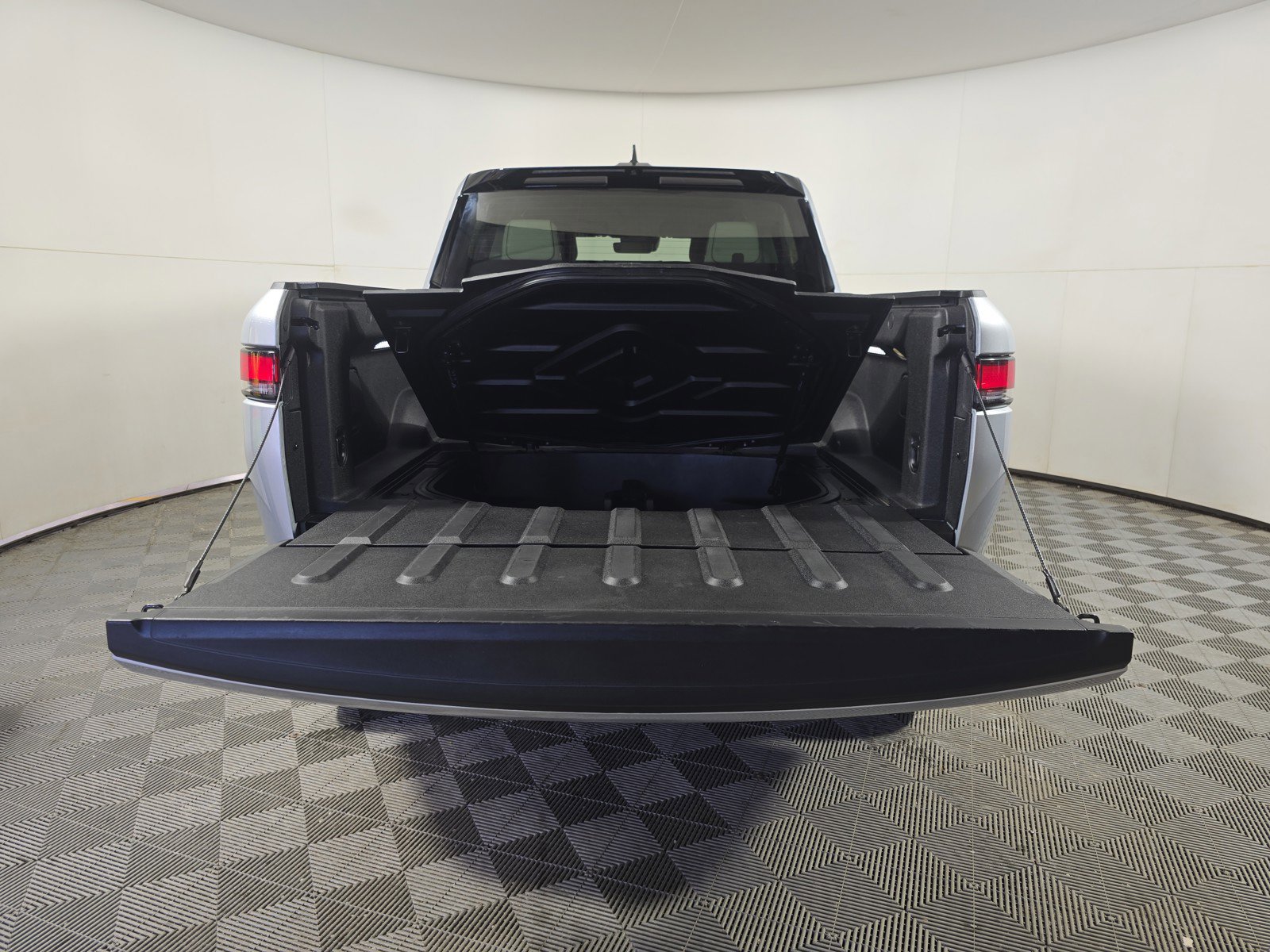 Used 2023 Rivian R1T Launch Edition image 15