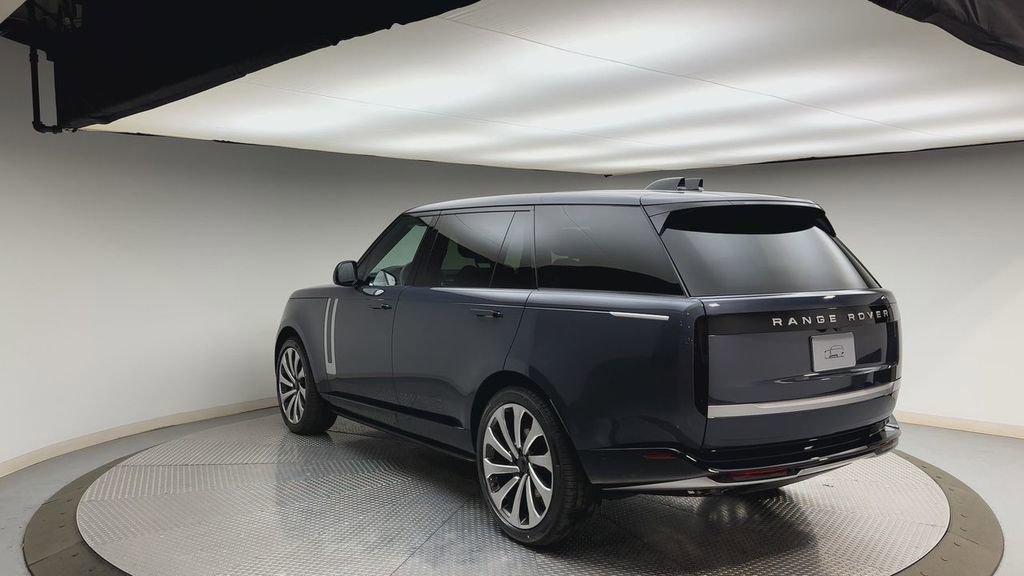 New 2026 Land Rover Range Rover Long Wheelbase Autobiography image 4