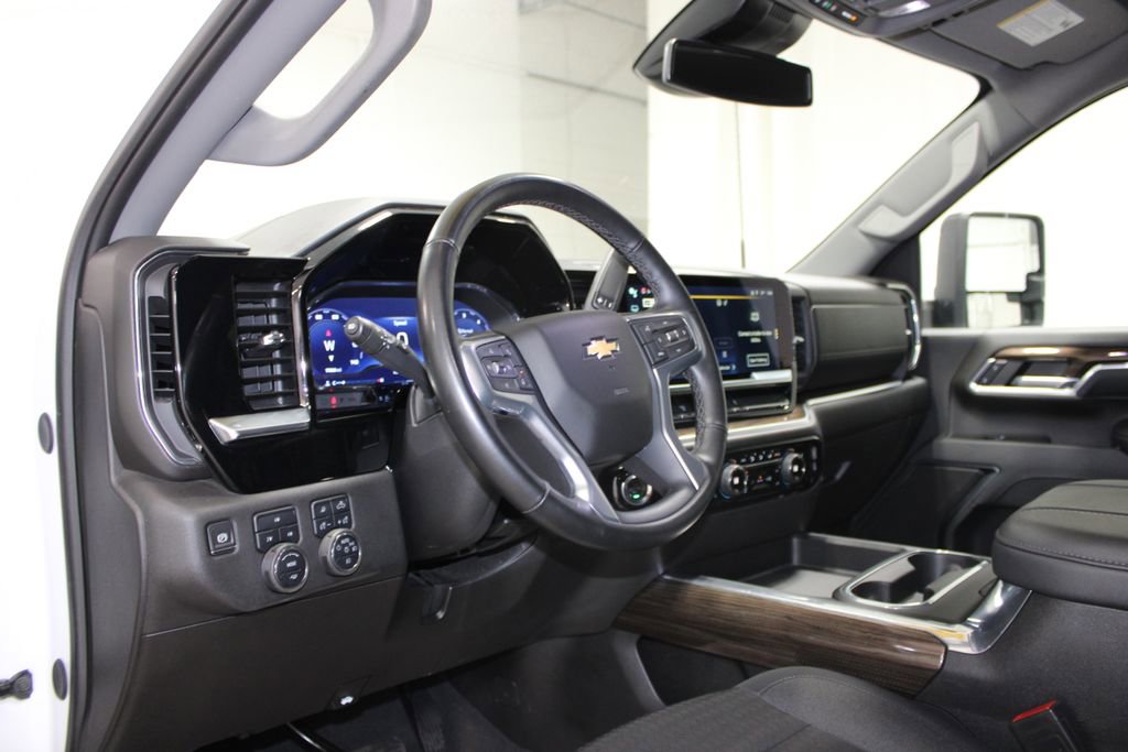 Used 2024 Chevrolet Silverado 3500 LT w/ Convenience Package image 26