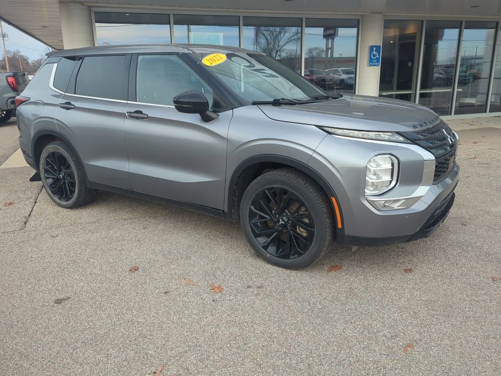 Used 2022 Mitsubishi Outlander SE image 9