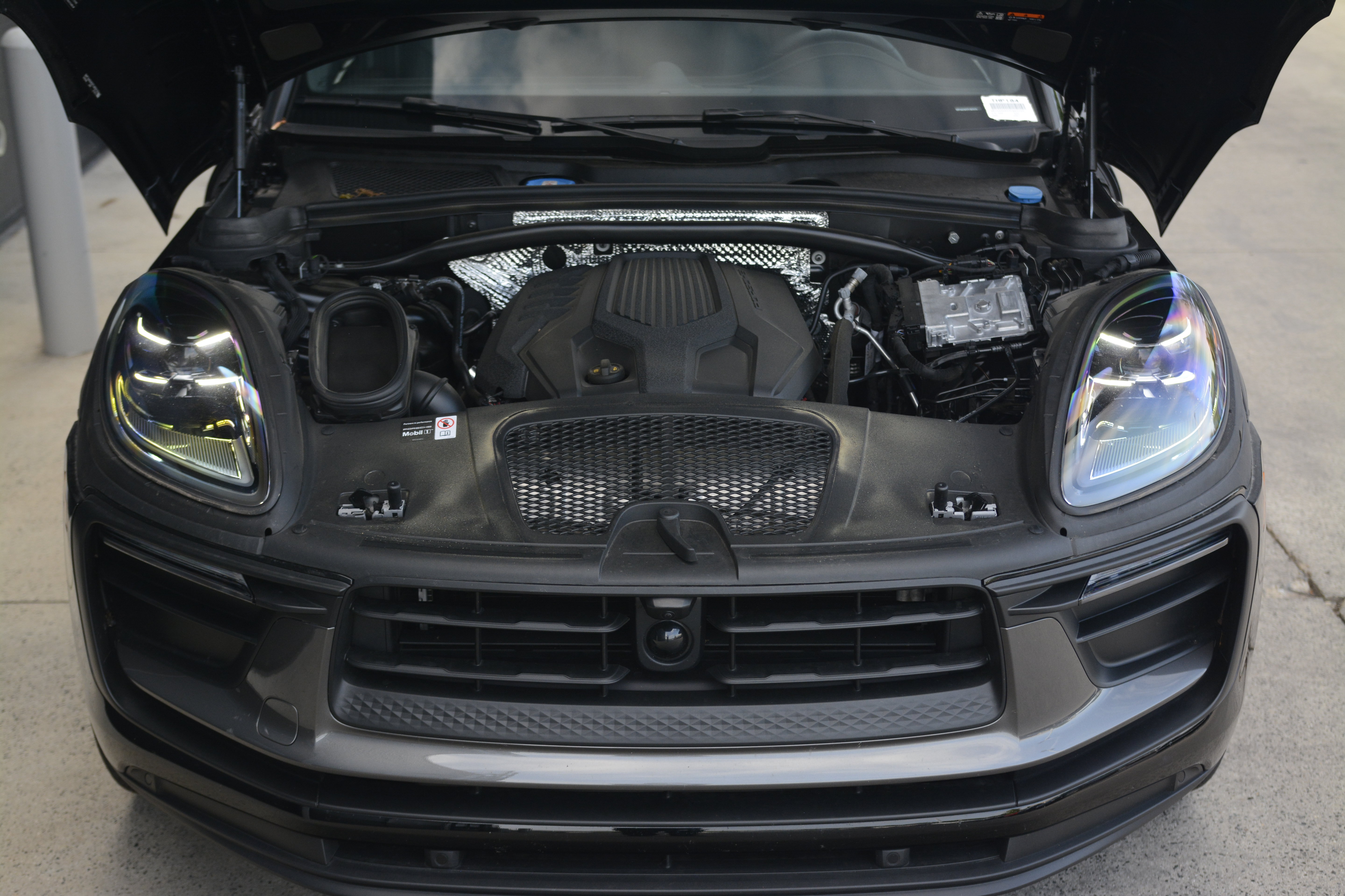 Certified 2026 Porsche Macan Turbo AWD/4WD image 37