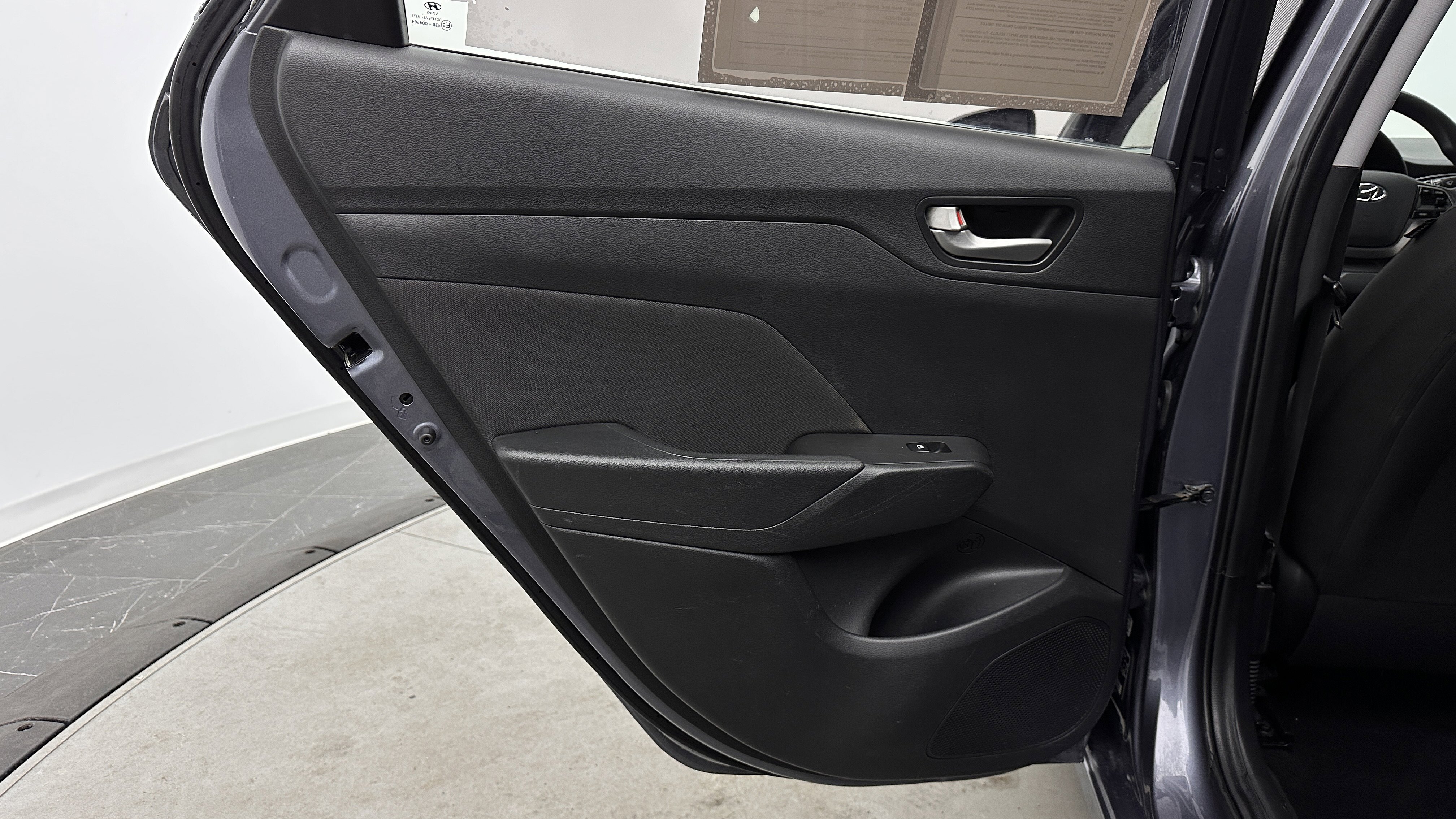 Used 2020 Hyundai Accent SE image 22