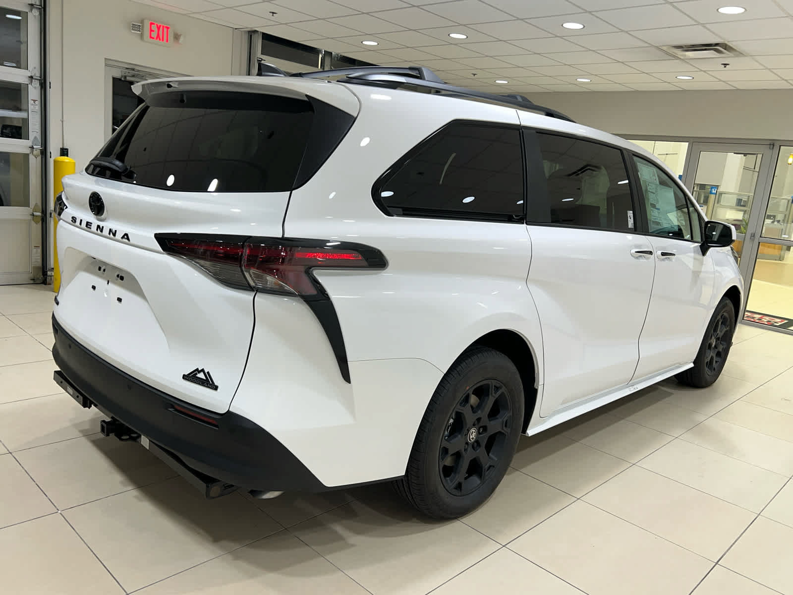 New 2026 Toyota Sienna XLE Woodland Edition AWD/4WD image 5