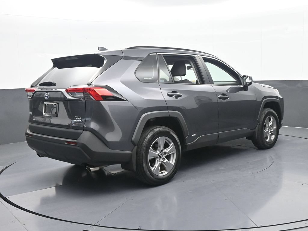 Used 2024 Toyota RAV4 XLE AWD/4WD image 6