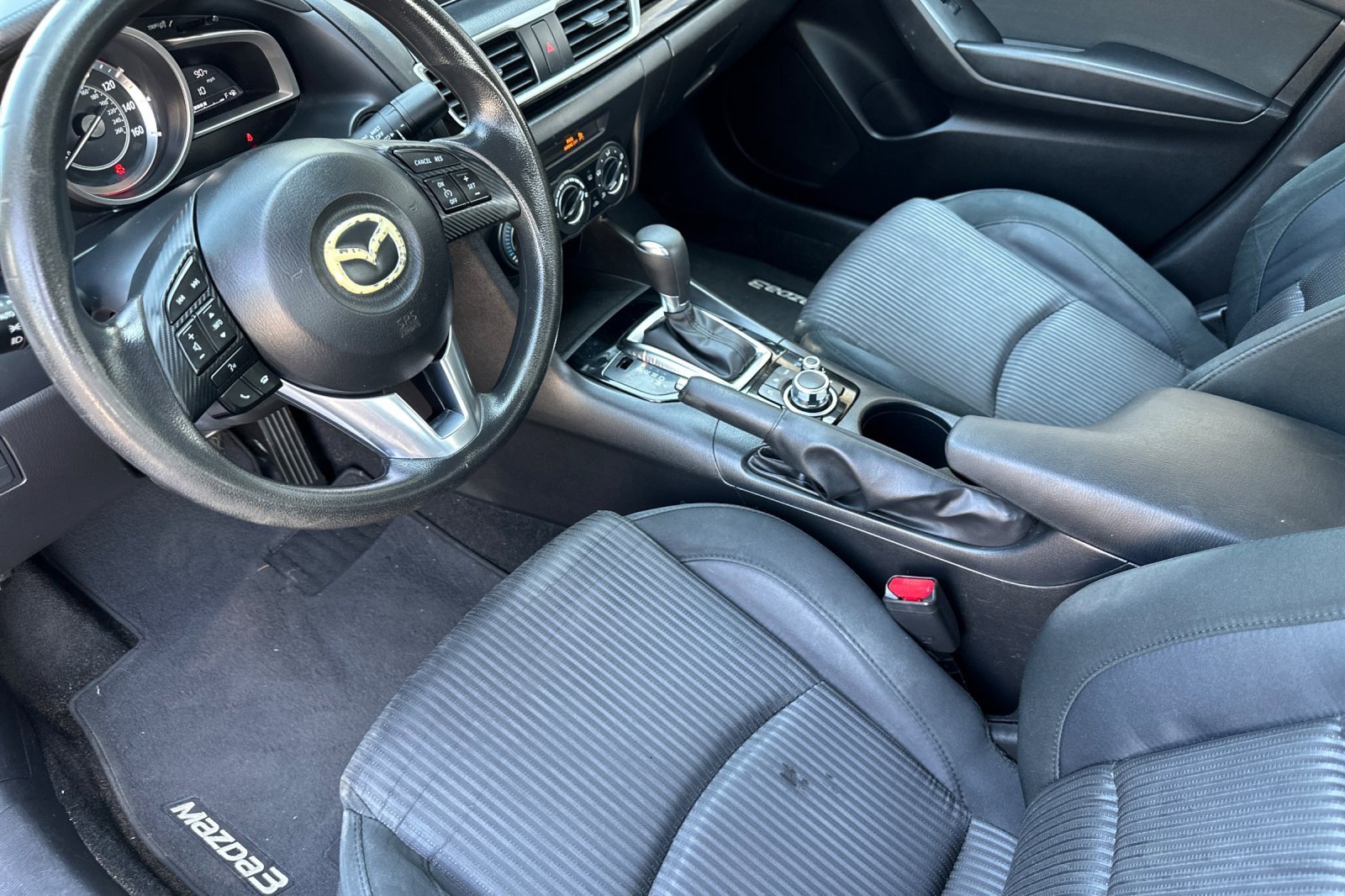 Used 2016 MAZDA MAZDA3 i Sport w/ Preferred Equipment Package image 11