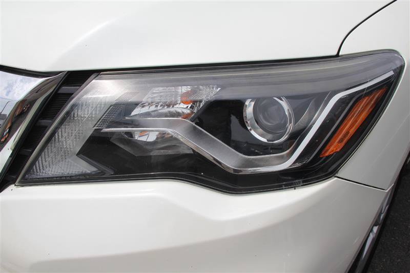 Used 2018 Nissan Pathfinder SL w/ SL Premium Package AWD/4WD image 12