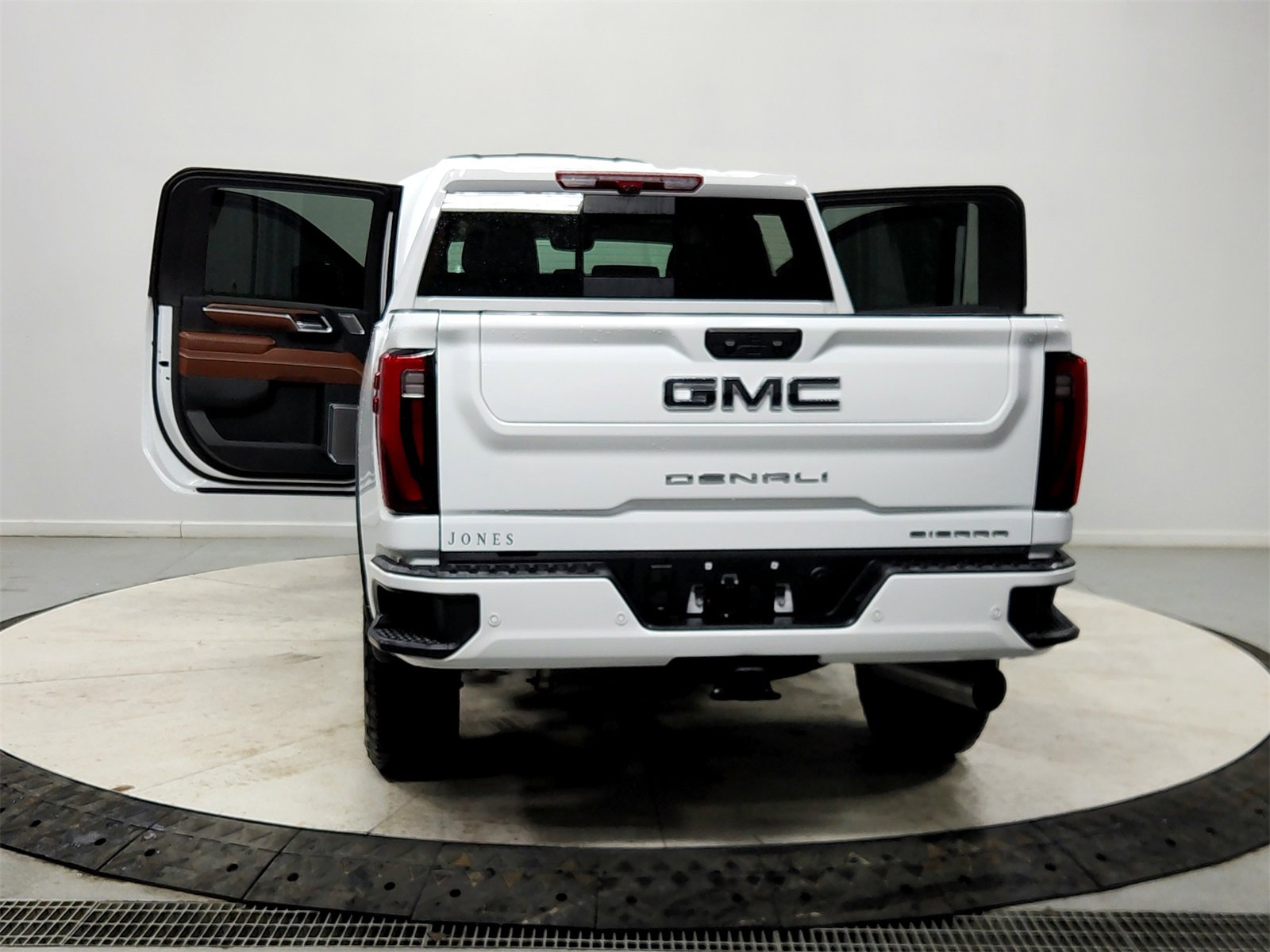 Used 2025 GMC Sierra 2500 Denali Ultimate w/ Max Trailering Package image 14