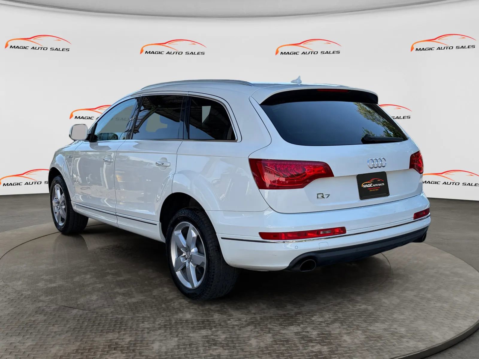 Used 2015 Audi Q7 3.0T Premium w/ Technology Package AWD/4WD image 8