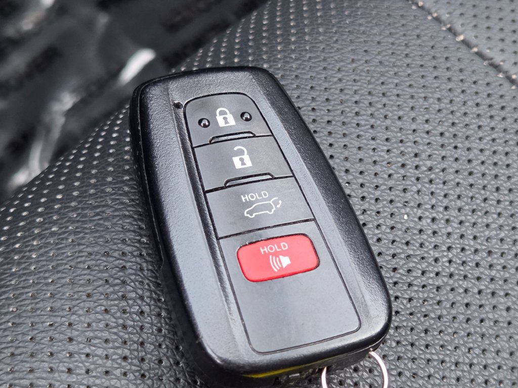 Used 2022 Toyota Highlander Platinum AWD/4WD image 38