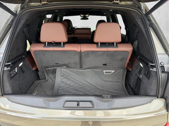 Used 2025 BMW X7 xDrive40i w/ M Sport Package AWD/4WD image 22