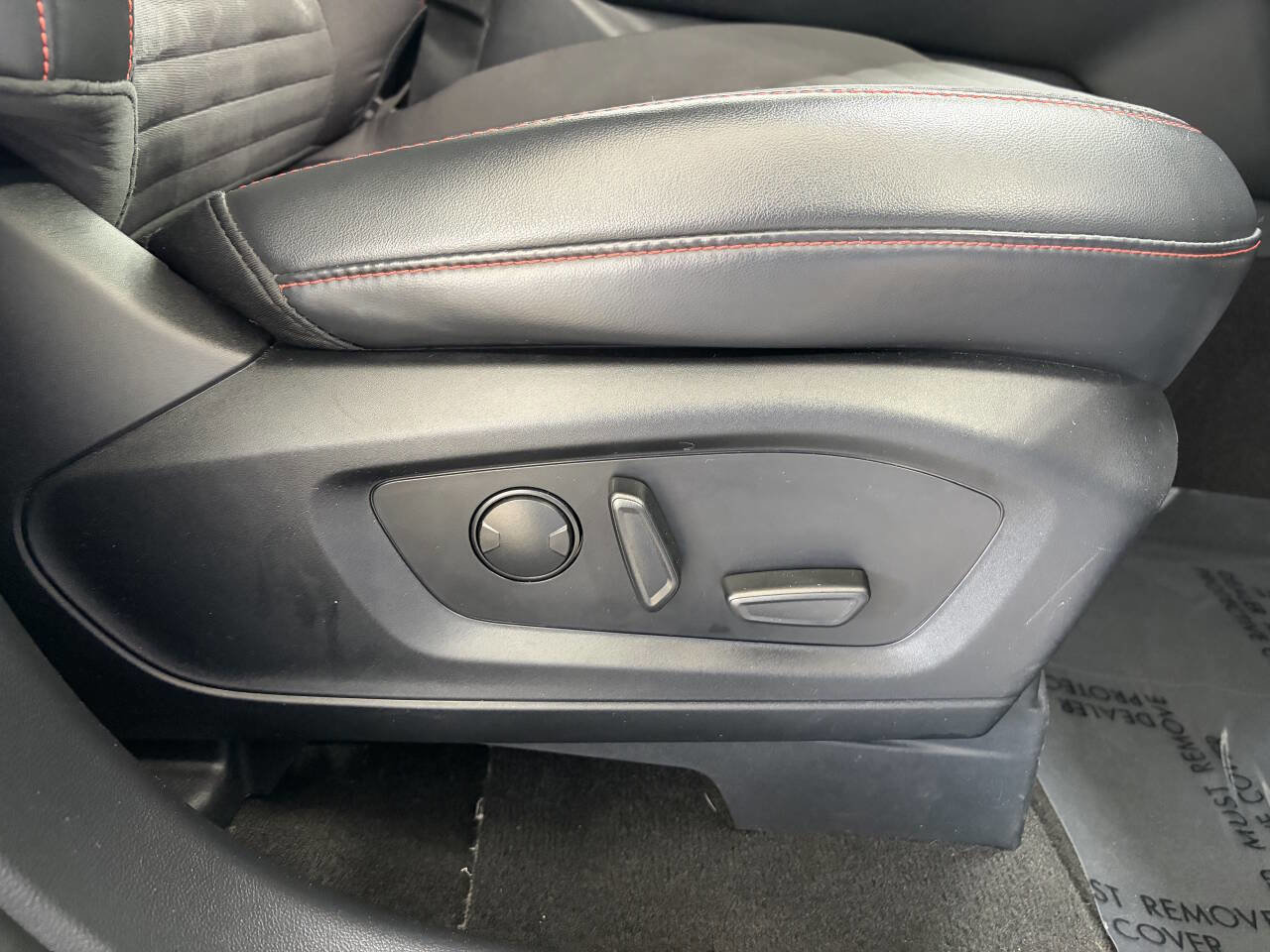 Used 2025 Ford Explorer ST-Line w/ ST-Line Street Pack image 35