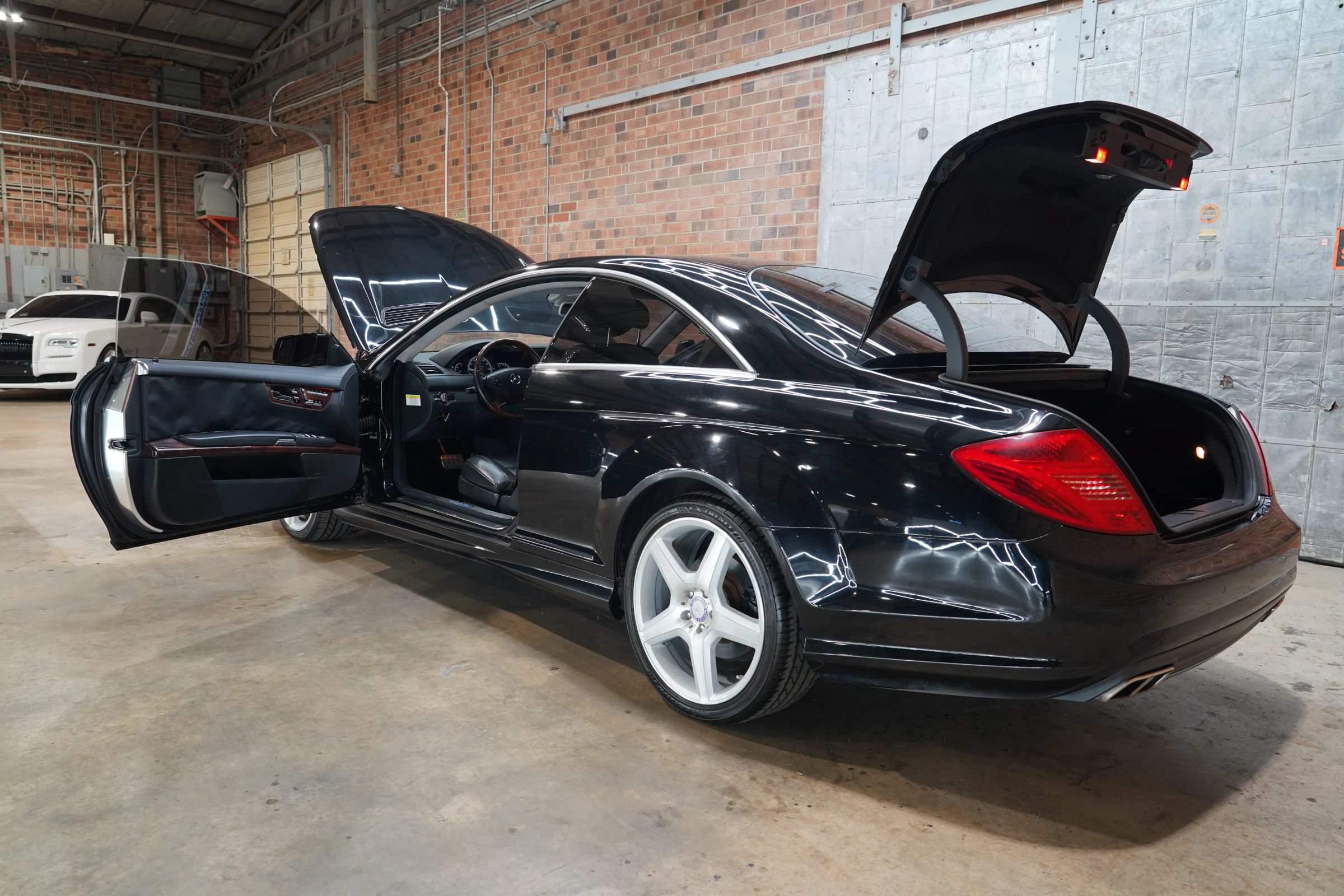 Used 2011 Mercedes-Benz CL 550 4MATIC w/ Sport Pkg Plus One image 26
