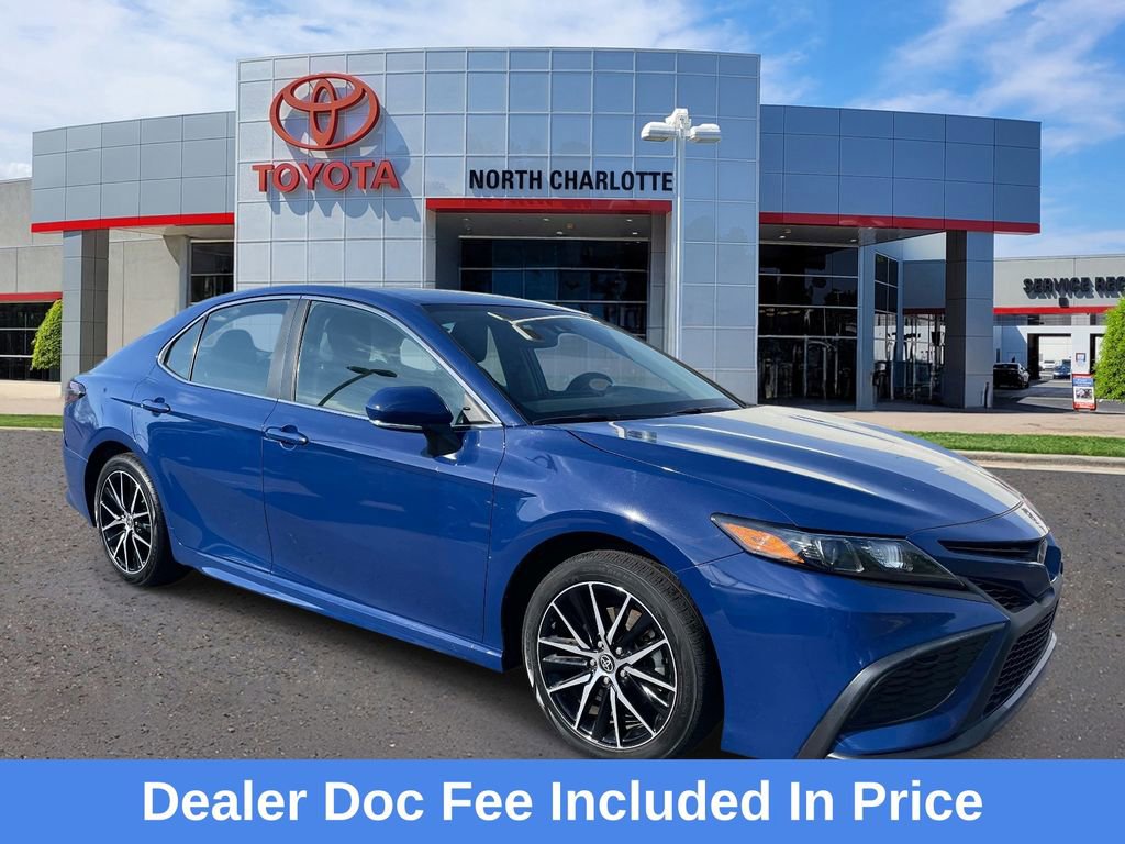 Used 2024 Toyota Camry SE w/ Convenience Package FWD image 1