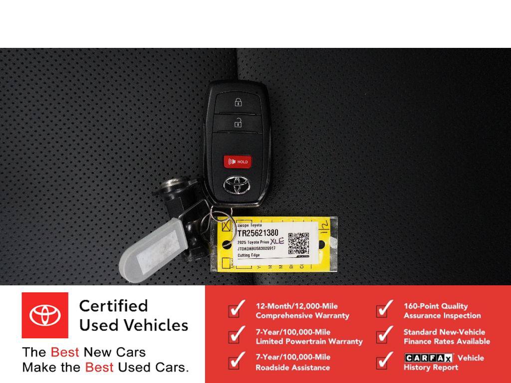 Used 2025 Toyota Prius XLE AWD/4WD image 31