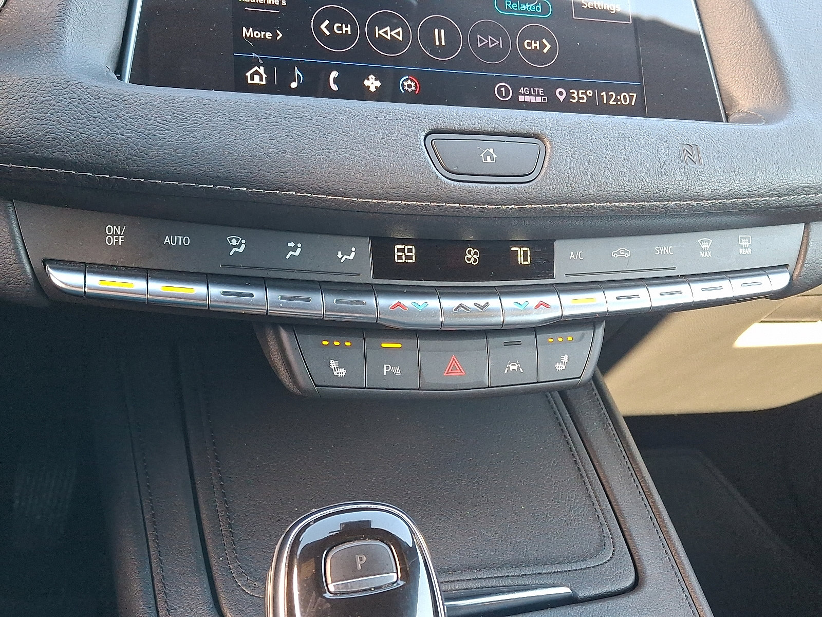 Used 2020 Cadillac XT4 Premium Luxury w/ Cold Weather Package image 17