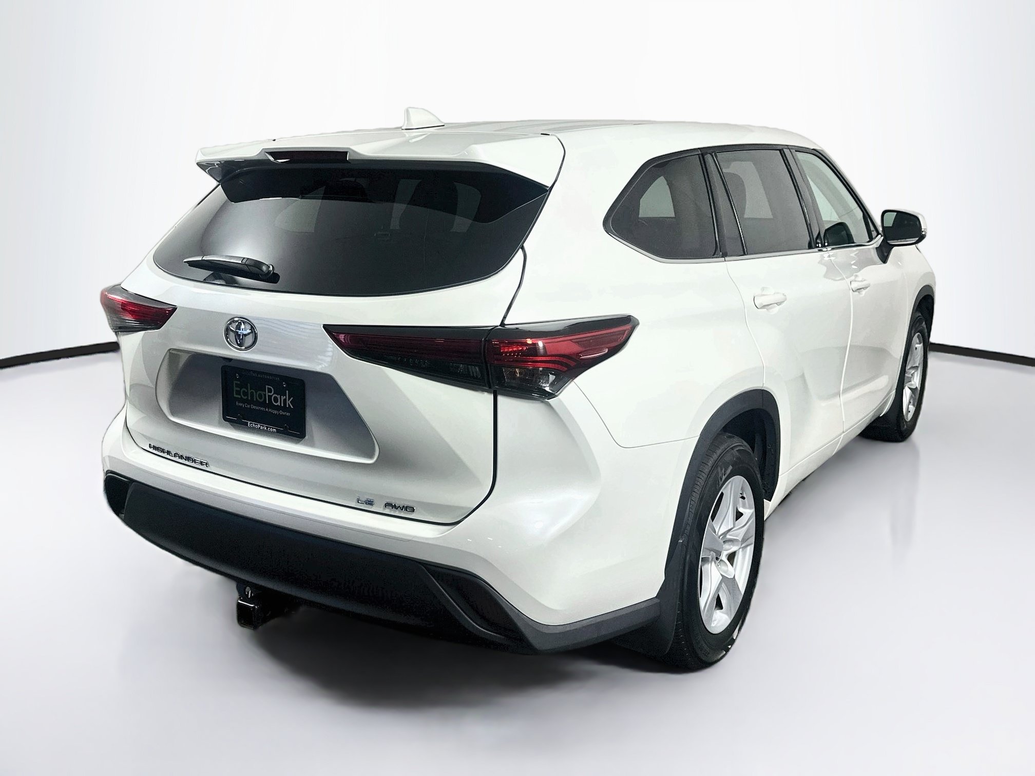 Used 2021 Toyota Highlander LE AWD/4WD image 9