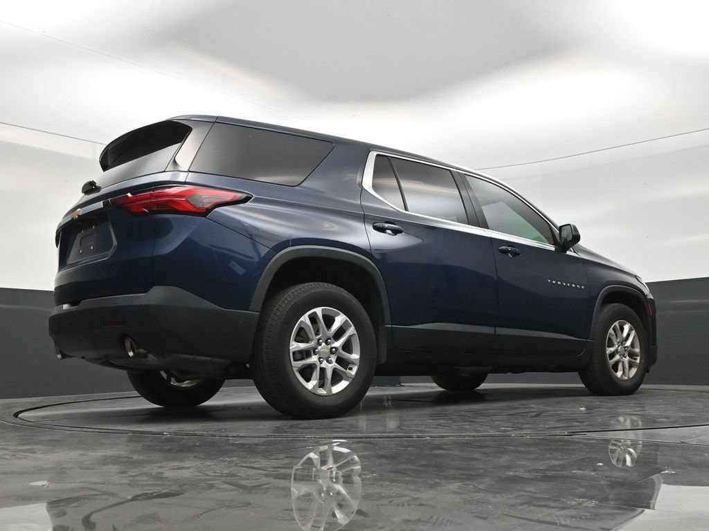 Used 2023 Chevrolet Traverse LS FWD image 23