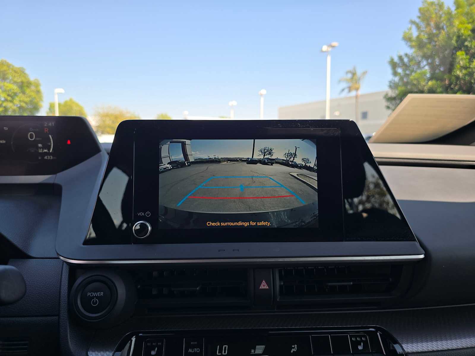 Used 2025 Toyota Prius XLE FWD image 28
