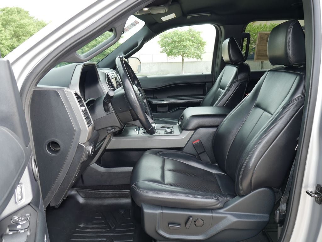 Used 2021 Ford Expedition XLT AWD/4WD image 32