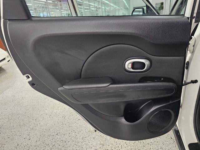 Used 2014 Kia Soul FWD image 25