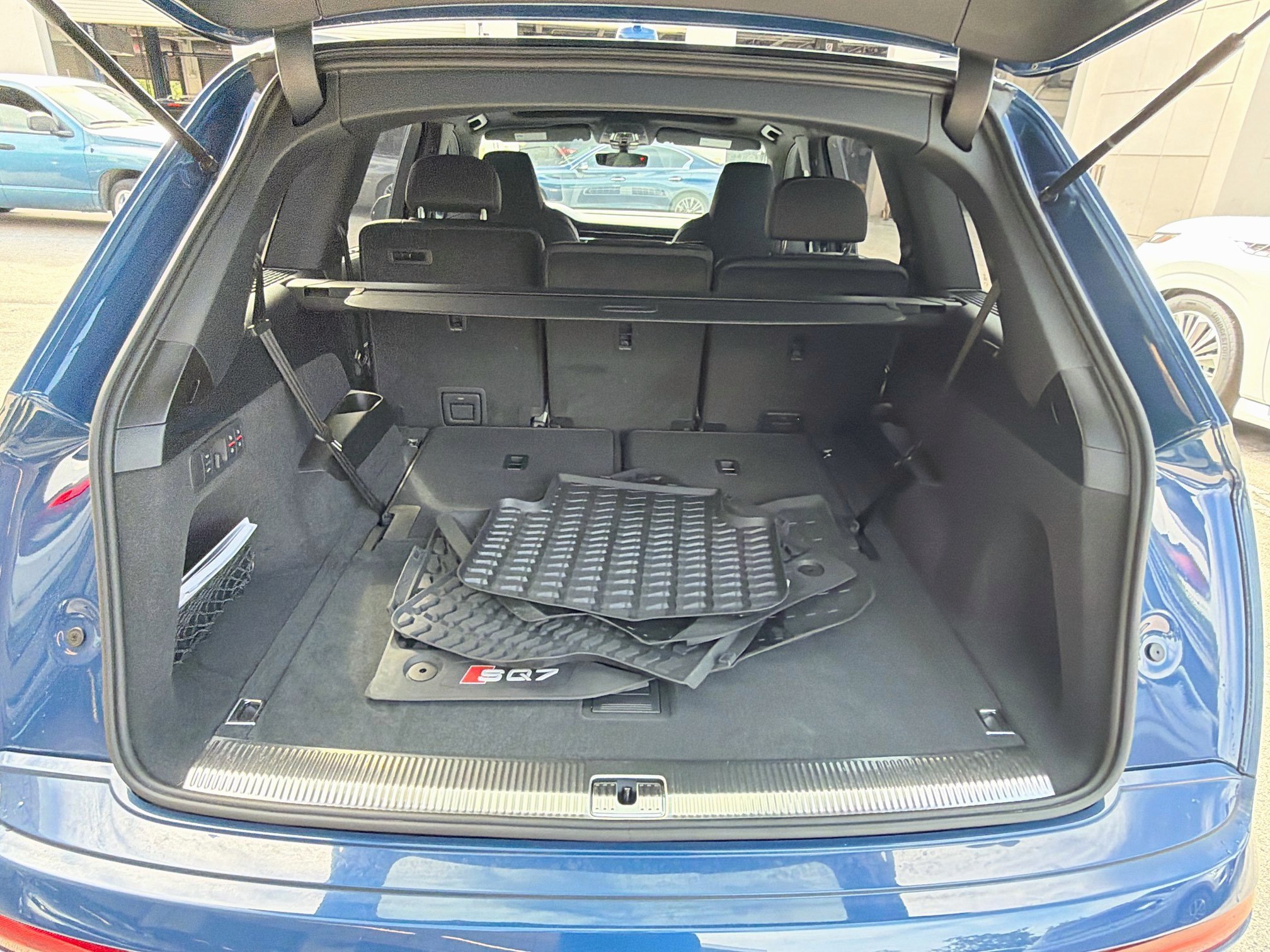 Used 2025 Audi SQ7 Prestige w/ Prestige Package AWD/4WD image 27