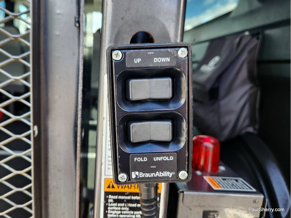 Used 2021 RAM ProMaster 2500 w/ Premium Appearance Group FWD image 19