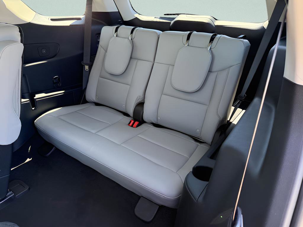New 2026 Ford Explorer Active AWD/4WD image 8