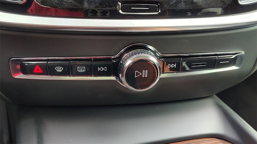 New 2026 Volvo V60 B5 Cross Country Plus w/ Protection Package Premier image 23