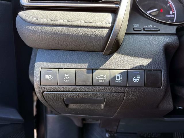 Used 2021 Toyota Camry SE w/ Cold Weather Package FWD image 15