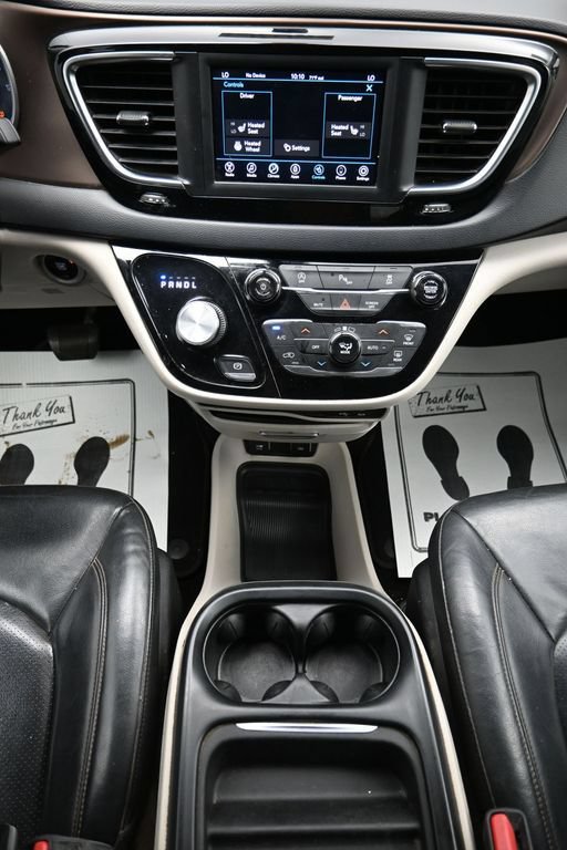Used 2019 Chrysler Pacifica Touring-L FWD image 20