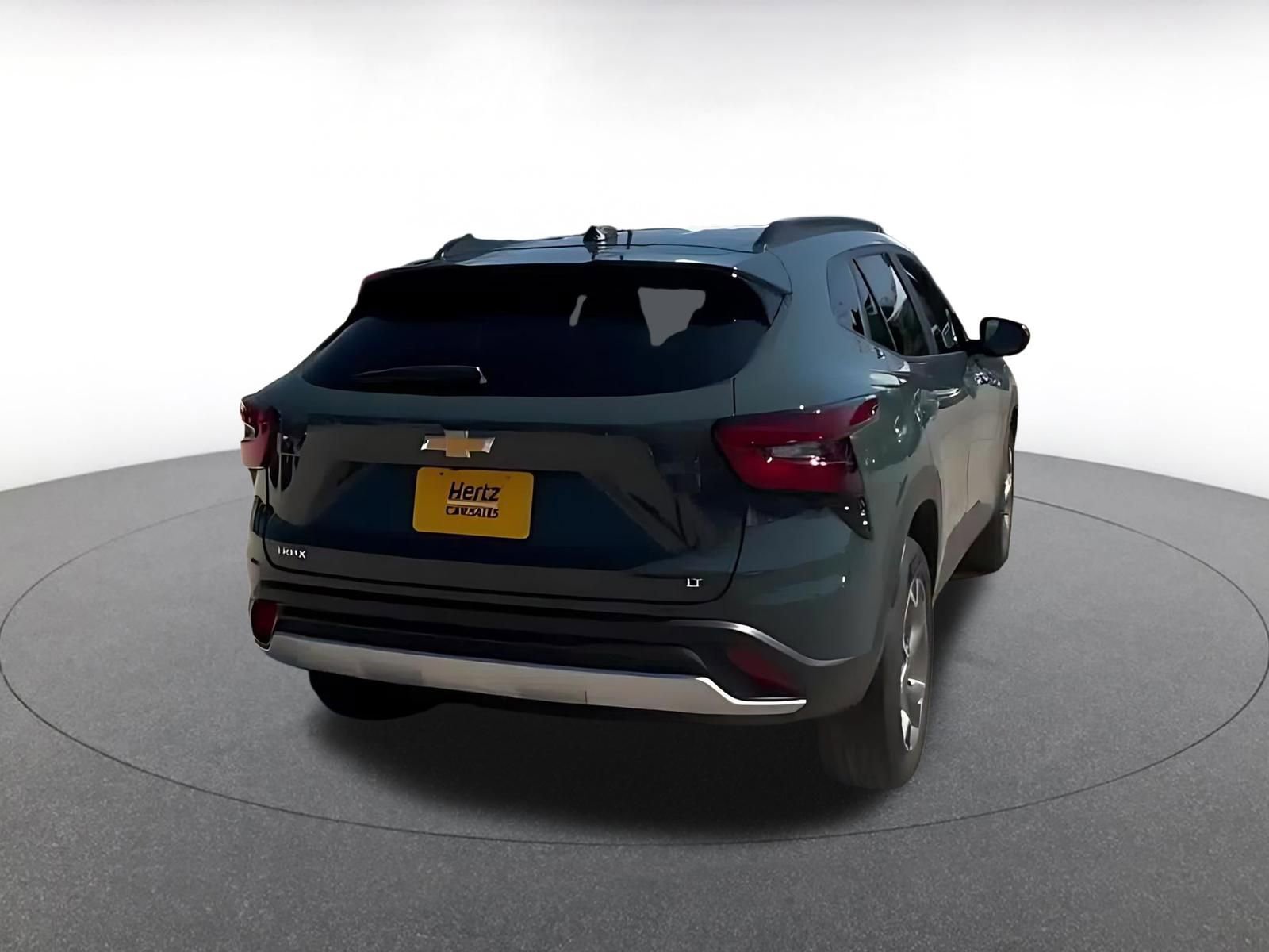 Used 2025 Chevrolet Trax LT FWD image 14
