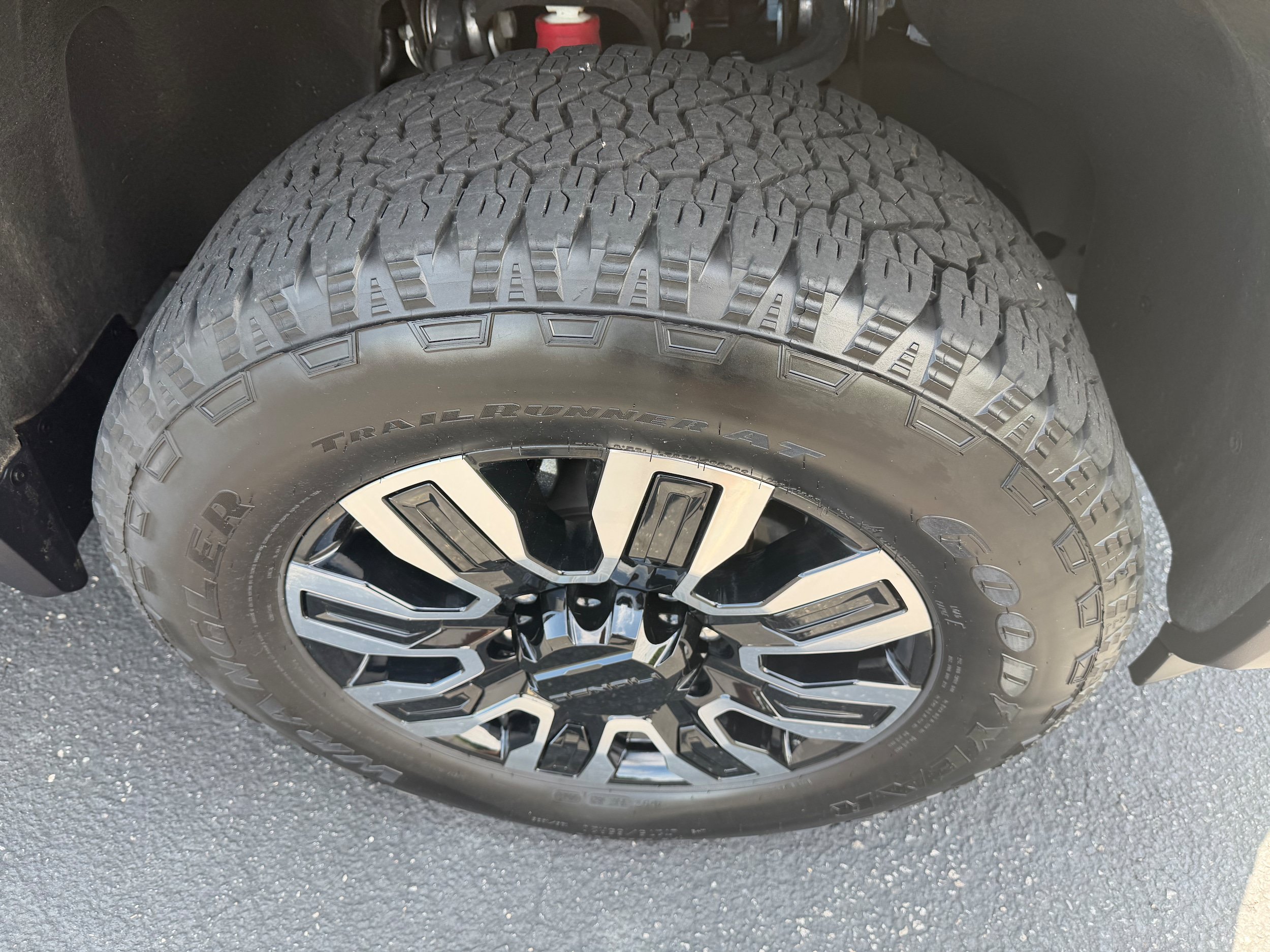 Used 2024 GMC Sierra 2500 Denali Ultimate w/ Max Trailering Package AWD/4WD image 4