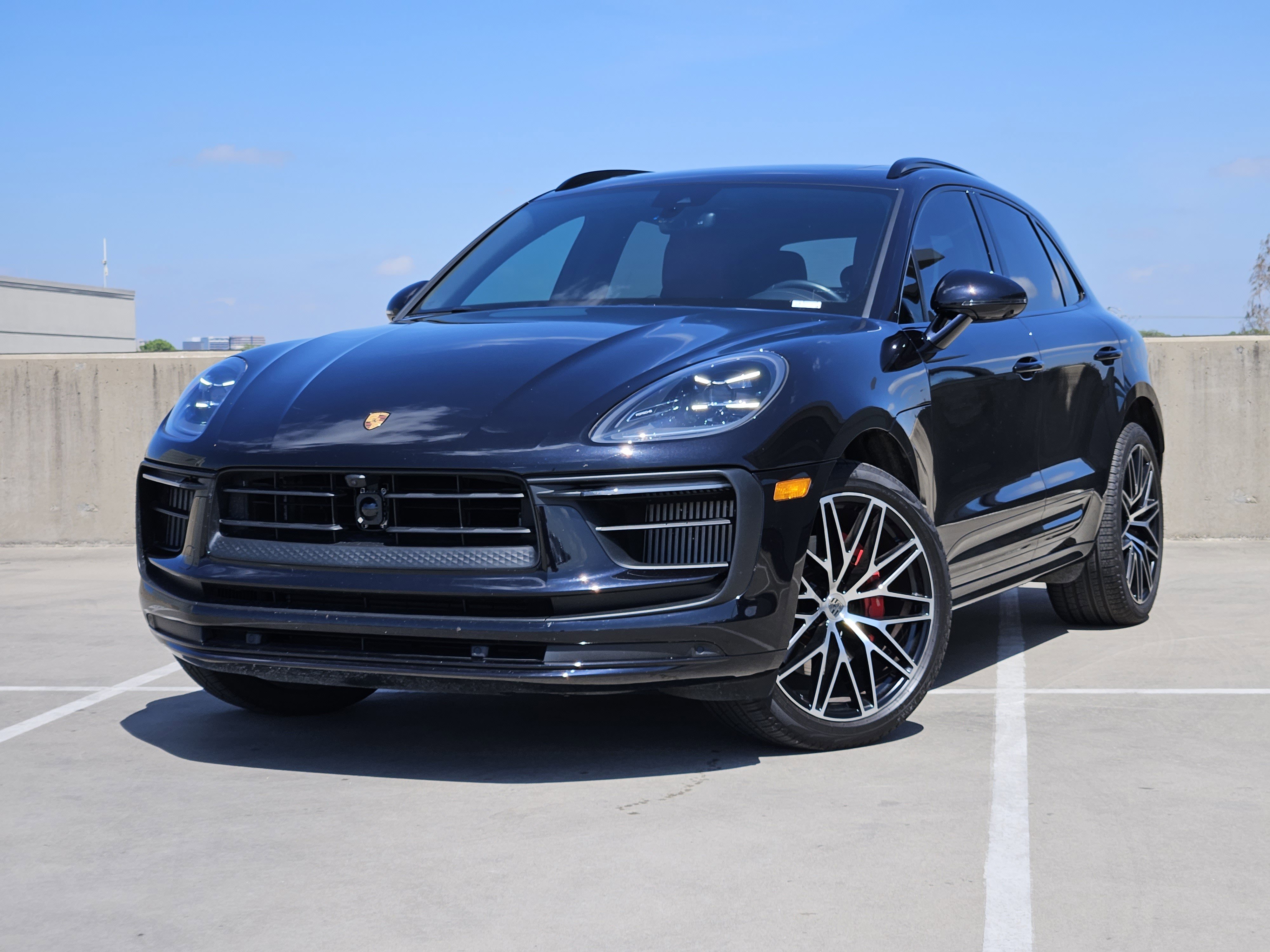 Certified 2023 Porsche Macan S image 1