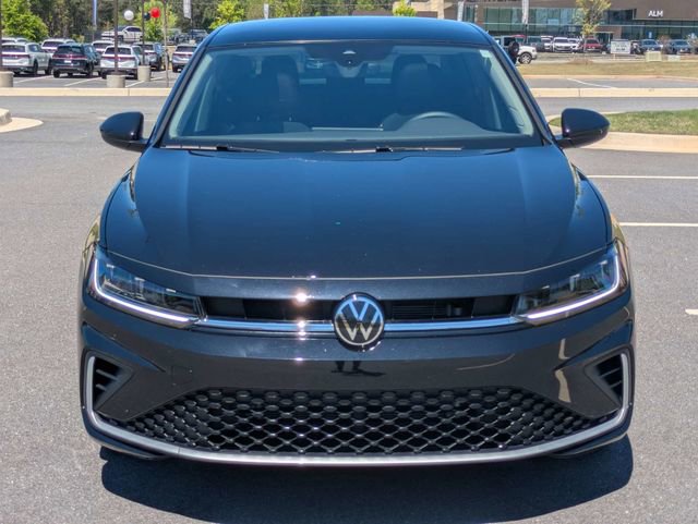 Used 2025 Volkswagen Jetta SE image 9