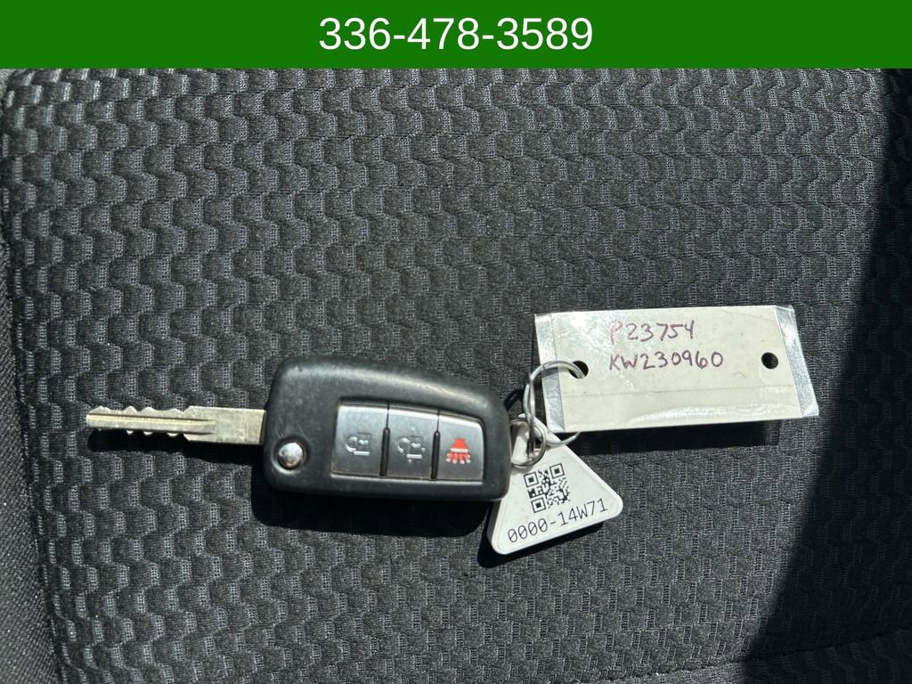 Used 2019 Nissan Rogue Sport S image 27