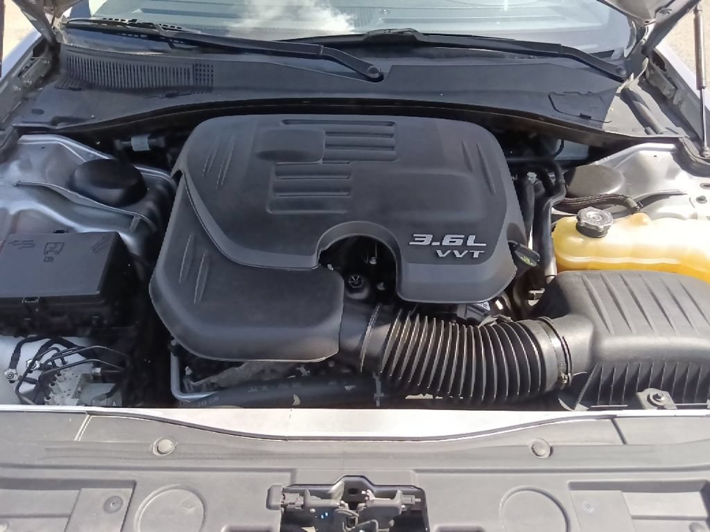 Used 2017 Chrysler 300 C w/ Safetytec Plus Group RWD image 37