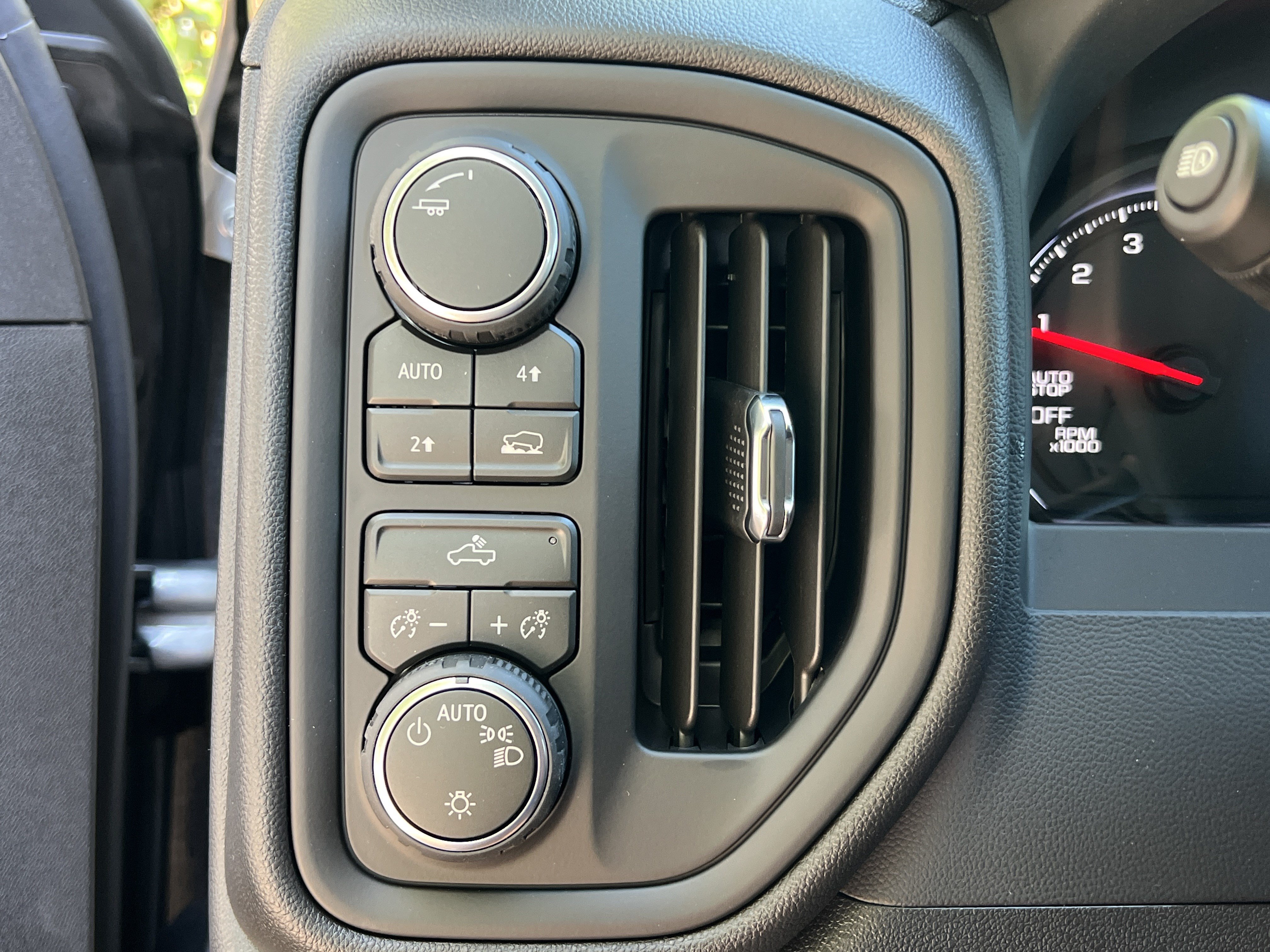 New 2026 Chevrolet Silverado 1500 Custom w/ Turbomax Blackout Package AWD/4WD image 18
