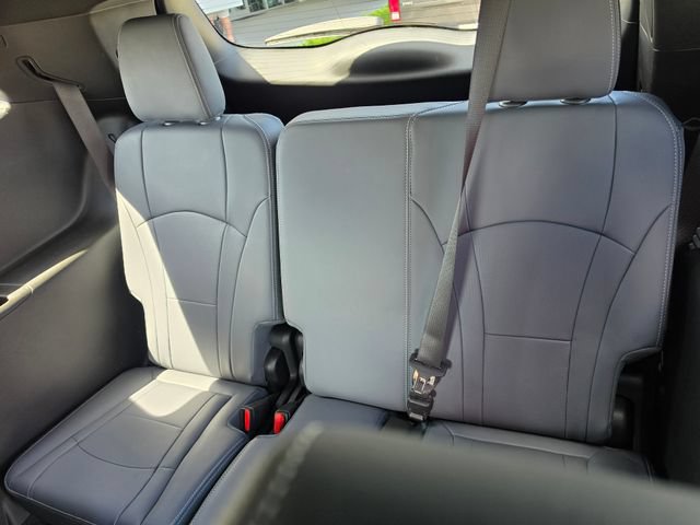 Used 2024 Buick Enclave Essence w/ Experience Buick Package AWD/4WD image 19
