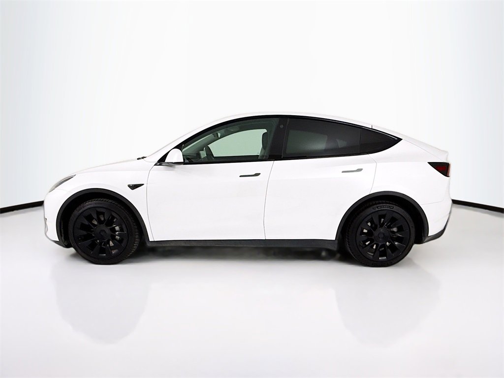 Used 2023 Tesla Model Y Long Range image 2