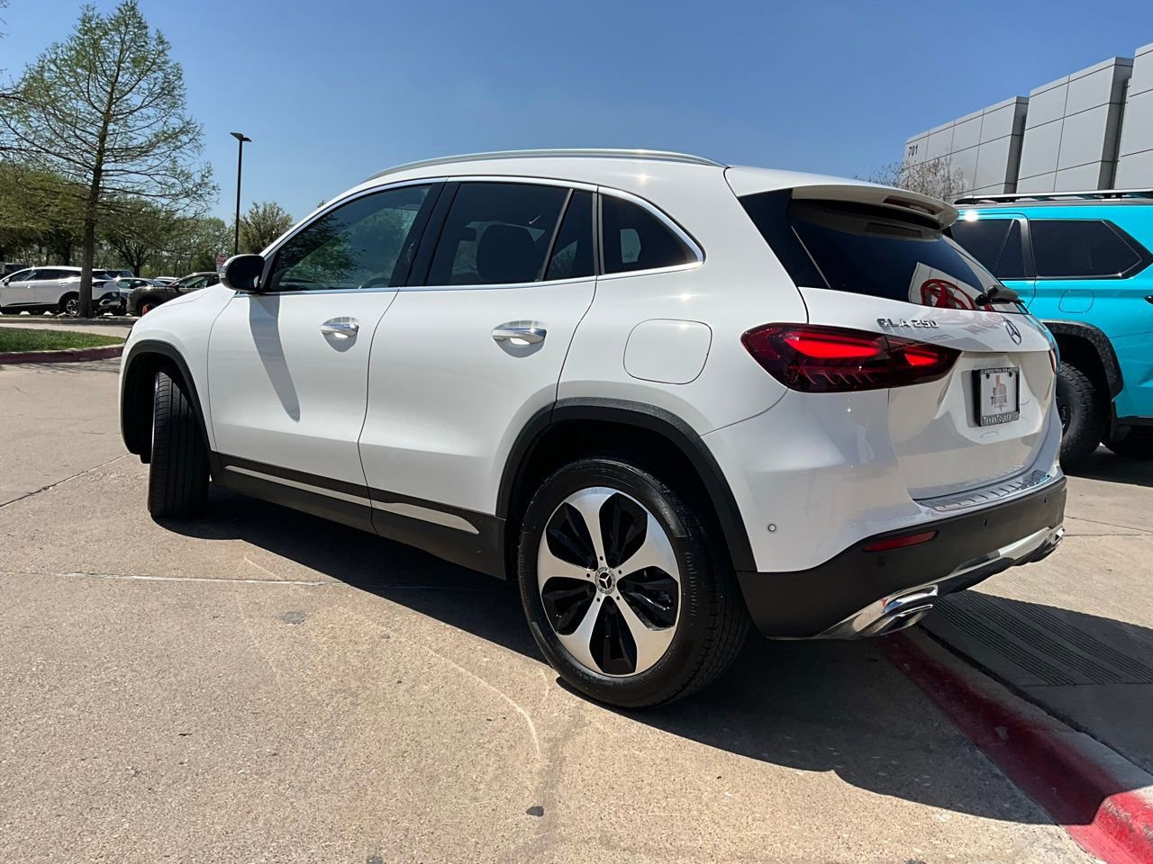 Used 2025 Mercedes-Benz GLA 250 image 8