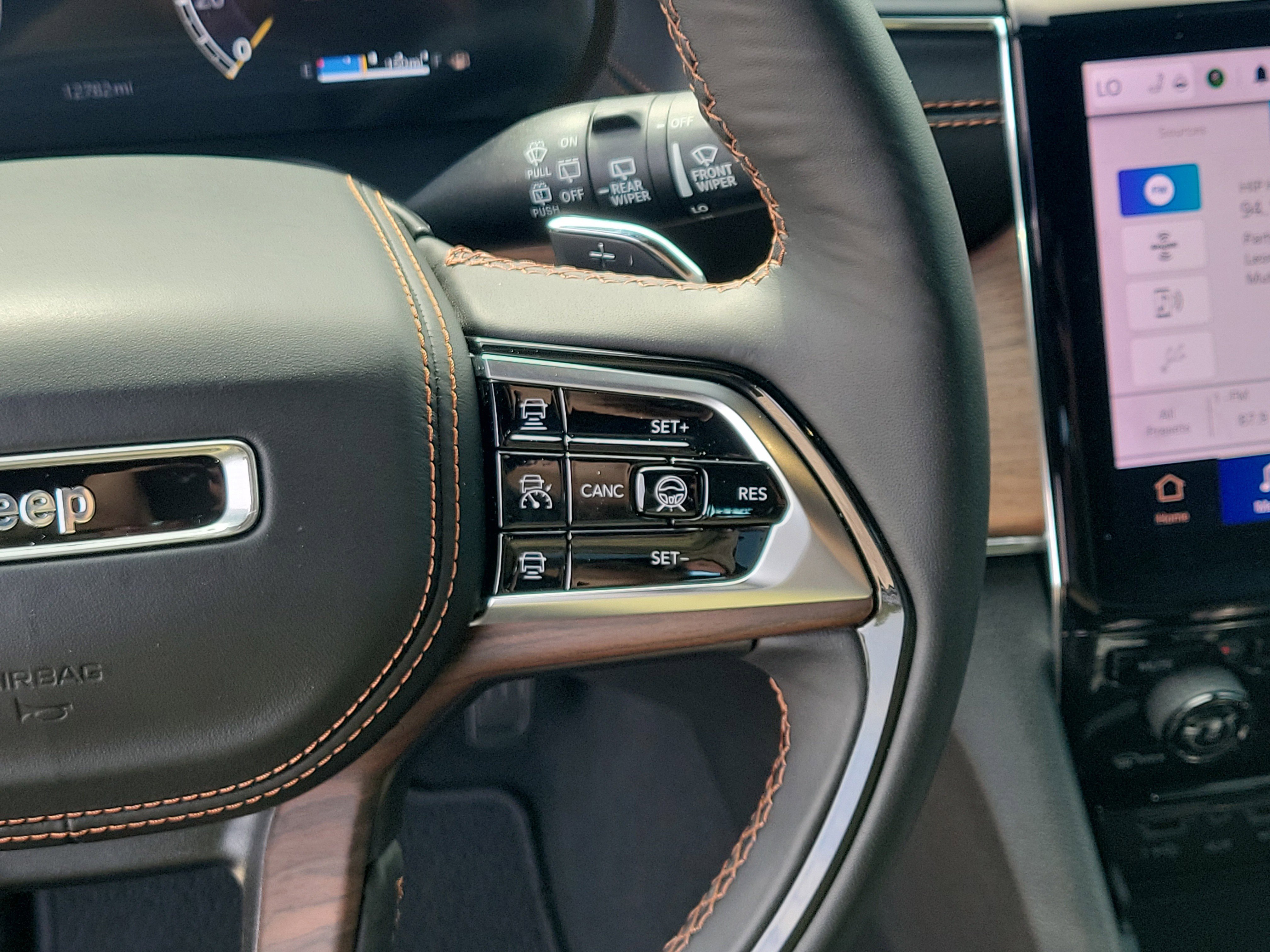 Used 2024 Jeep Grand Cherokee Summit w/ Luxury Tech Group V image 23