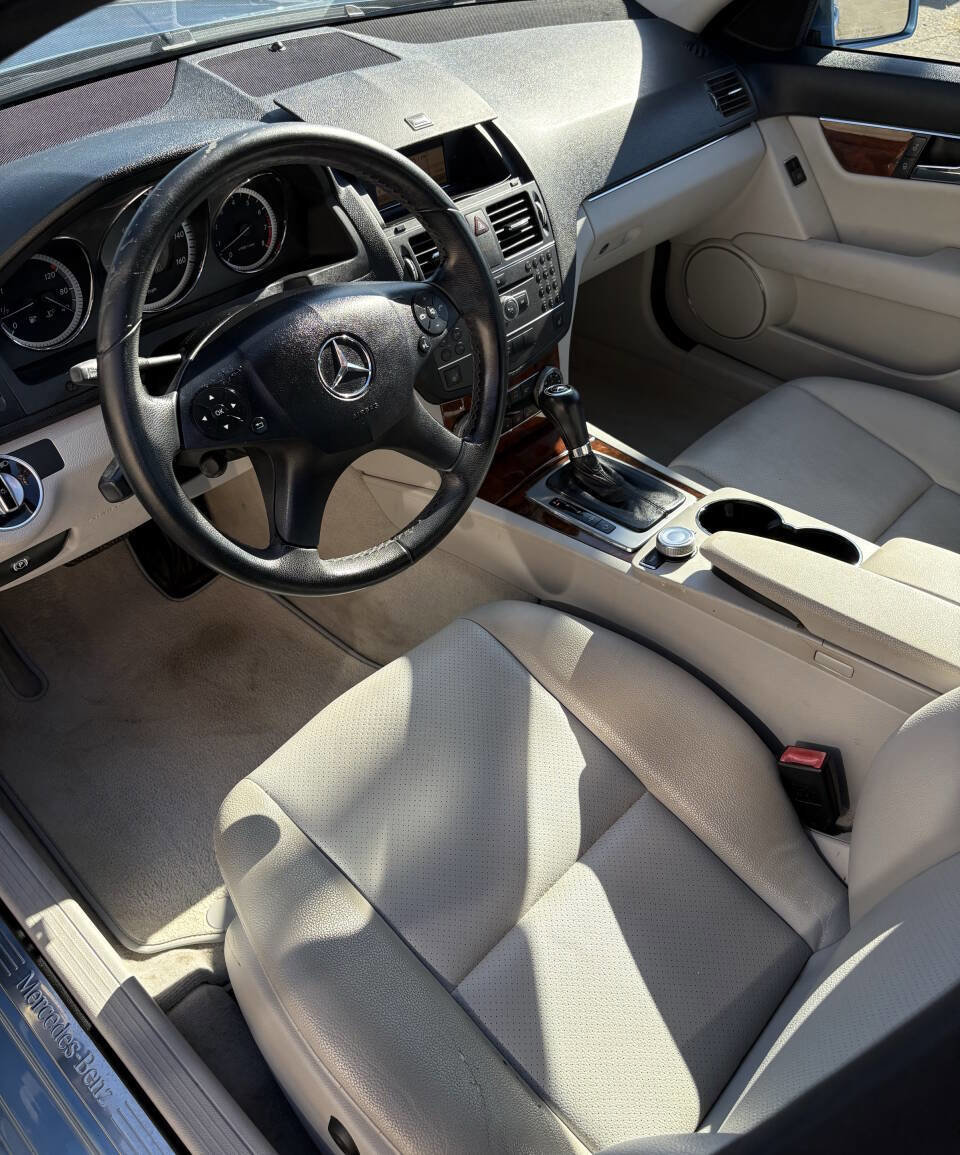 Used 2011 Mercedes-Benz C 300 4MATIC Sedan image 6