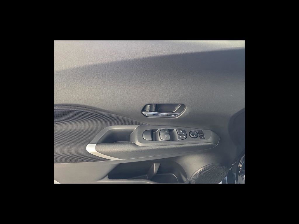 Used 2021 Nissan Kicks SV FWD image 12