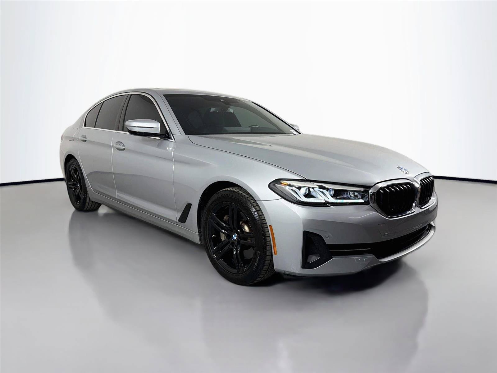 Used 2021 BMW 530e w/ Convenience Package RWD image 3