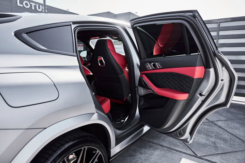 Used 2026 BMW X6 M Competition w/ Executive Package image 27