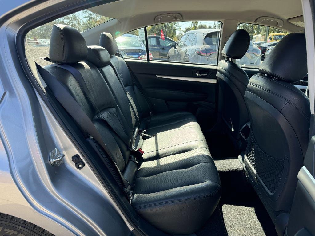 Used 2010 Subaru Legacy 2.5i Premium image 11