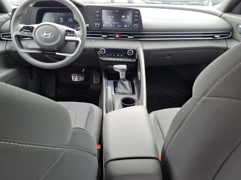 New 2026 Hyundai Elantra Sport FWD image 11